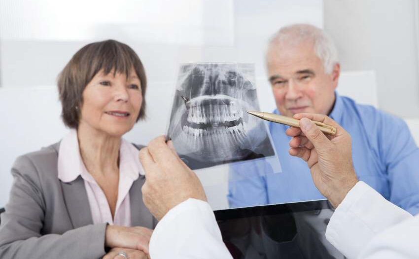 Zahnimplantate - Keine Frage des Alters