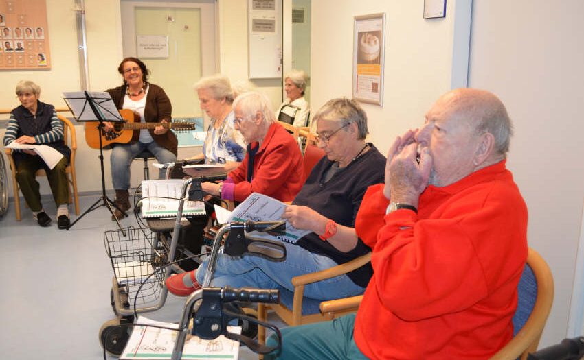 Musiktherapie - mit Gesang und Mundharmonika