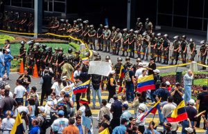 Venezuela-Krise - Menschen verlassen das Land