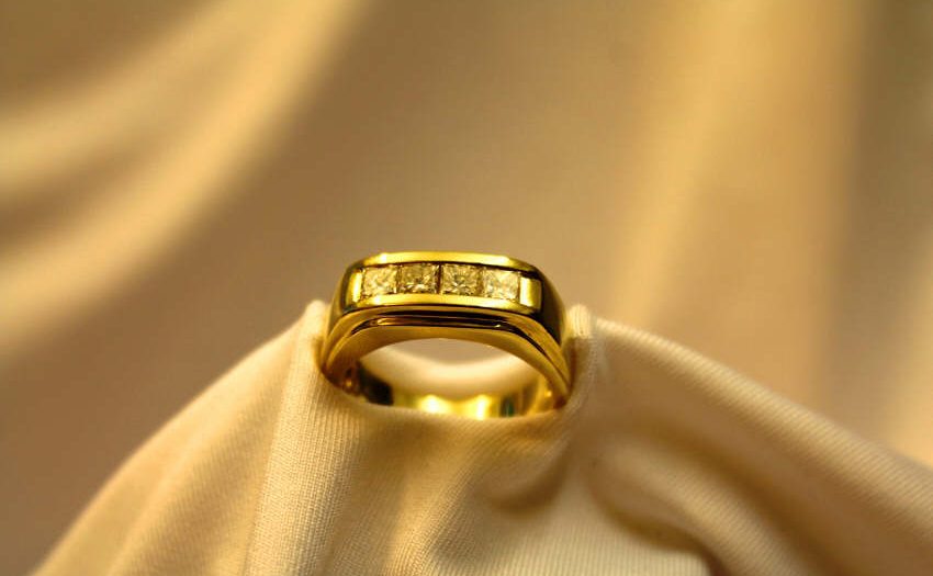 Marlene Dietrichs Ring für 7.877 Euro versteigert