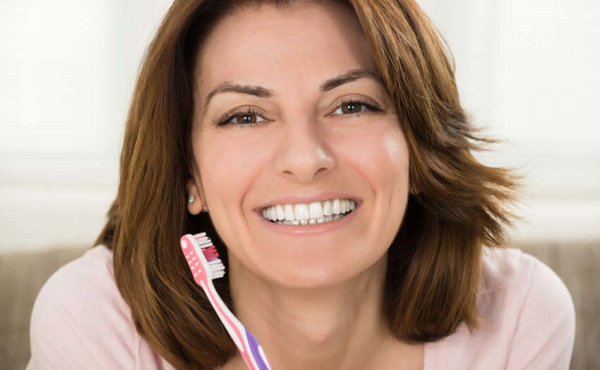 Zähne und Zahnfleisch ab 40 brauchen mehr Pflege
