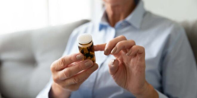 Altersbeschwerden - an rezeptfreie Arzneien denken
