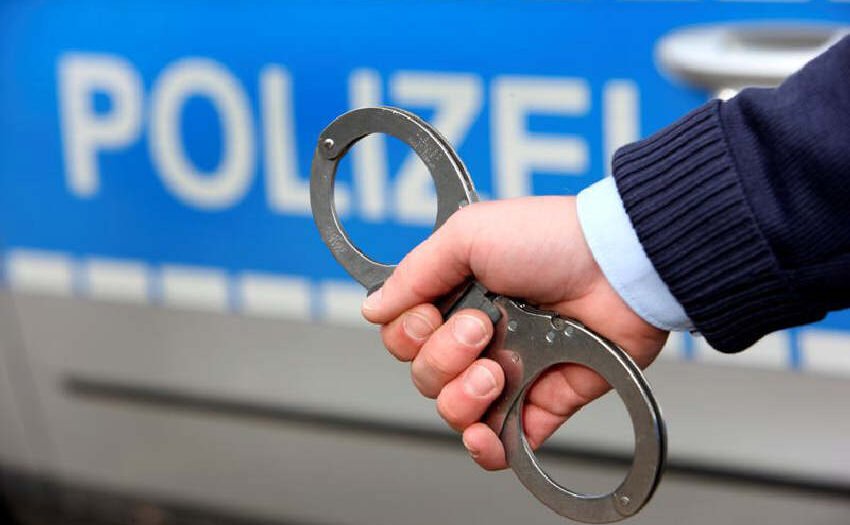 Polizei Mettmann - Unter Drogen, ohne Führerschein